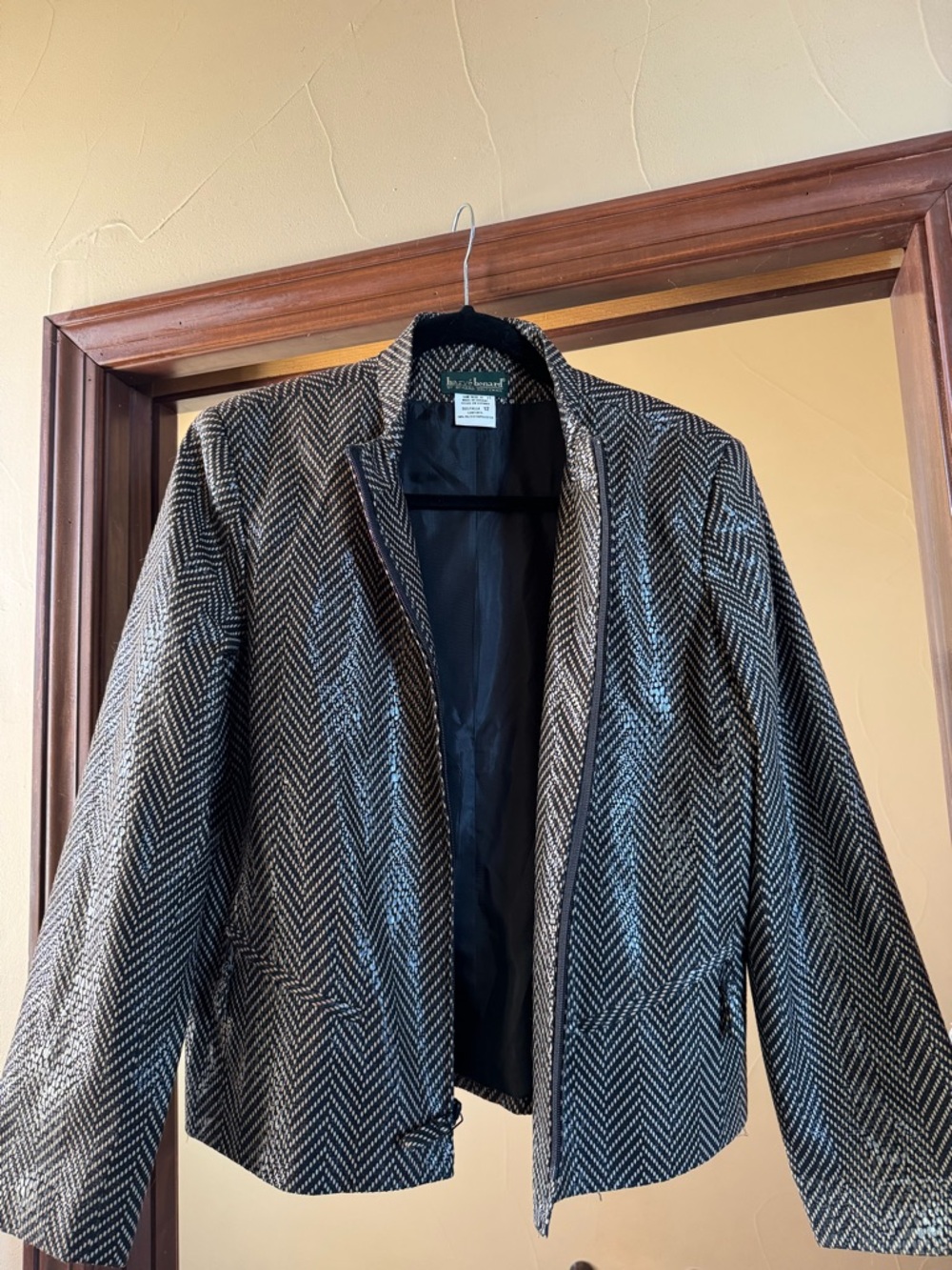 Harvé Benard Black and Cream Herringbone Patterned Lined Jacket